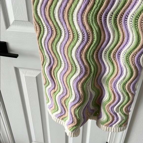 Multicolor Wave Pattern romper - Picture 8 of 8